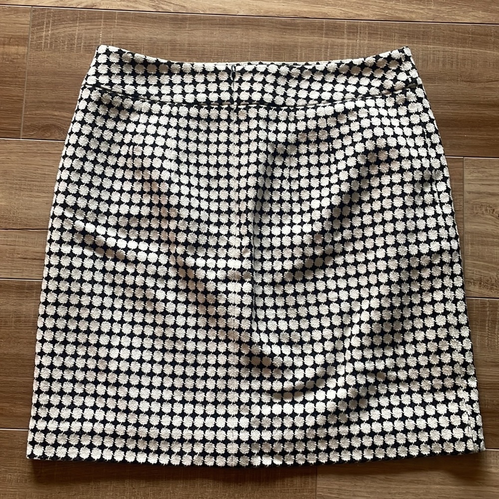 Loft black and white tweed A-line skirt size 8 B167